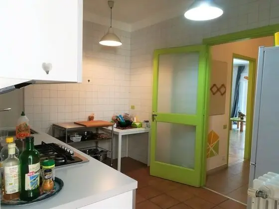 Tek Kişilik Oda, Ortak Banyo (with balcony - Wood 2)