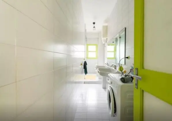 Tek Kişilik Oda, Ortak Banyo (with balcony - Wood 2)