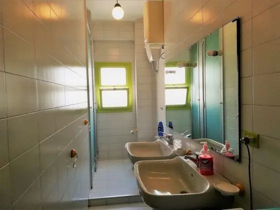 Tek Kişilik Oda, Ortak Banyo (Wood 4)