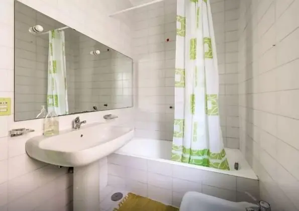 Tek Kişilik Oda, Ortak Banyo (Wood 4)