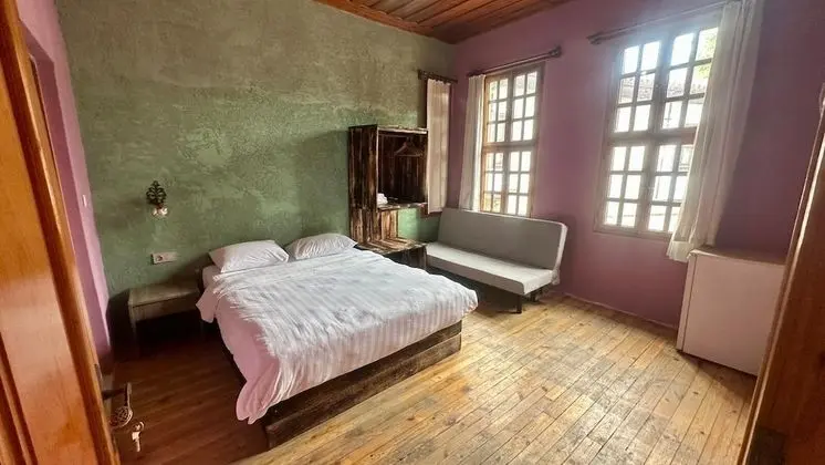 Deluxe Üç Kişilik Oda, 1 Yatak Odası, Sigara İçilmez, Bahçe Manzaralı