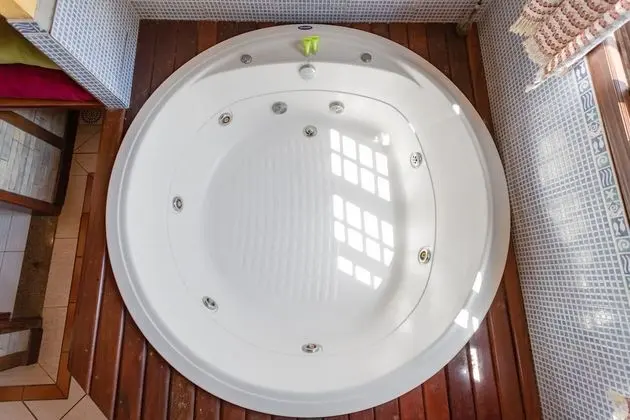 Süit, 1 Çift Kişilik Yatak, Sıcak Su Havuzu