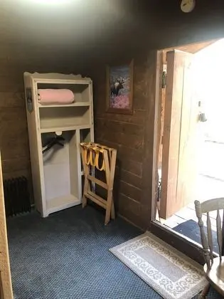 Kulübe, Birden Çok Yatak, Sigara İçilmez