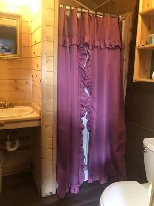 Kulübe, Birden Çok Yatak, Sigara İçilmez