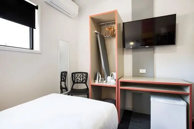 Standard Oda, 1 Tek Kişilik Yatak, Ortak Banyo