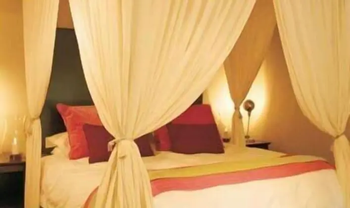 Luxury Oda