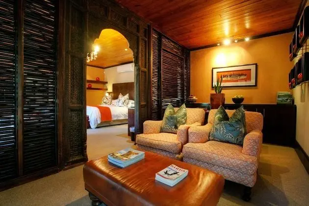 Luxury Oda