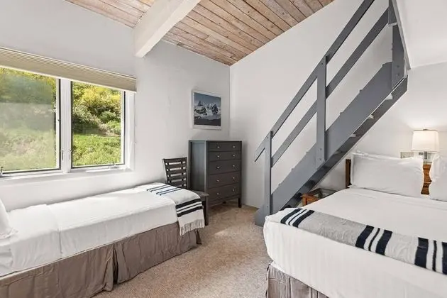 Daire (Woodbridge Unit 29E)
