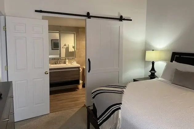 Daire (Woodbridge Unit 29E)