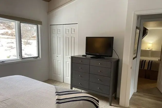 Daire (Woodbridge Unit 29E)