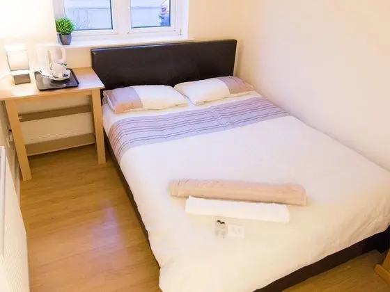Basic Tek Büyük Yataklı Oda, Ortak Banyo