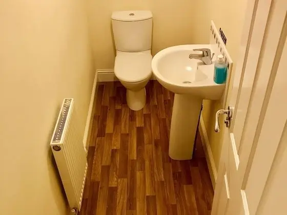 Basic Tek Büyük Yataklı Oda, Ortak Banyo