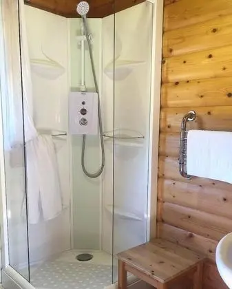 Kulübe, 2 Yatak Odası (Cedar)