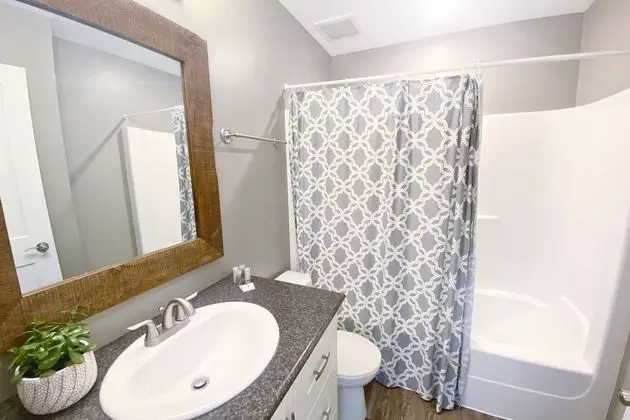 Double Room, 1 Bedroom, Shared Bathroom, Central Hot Tub (Towels Optional)