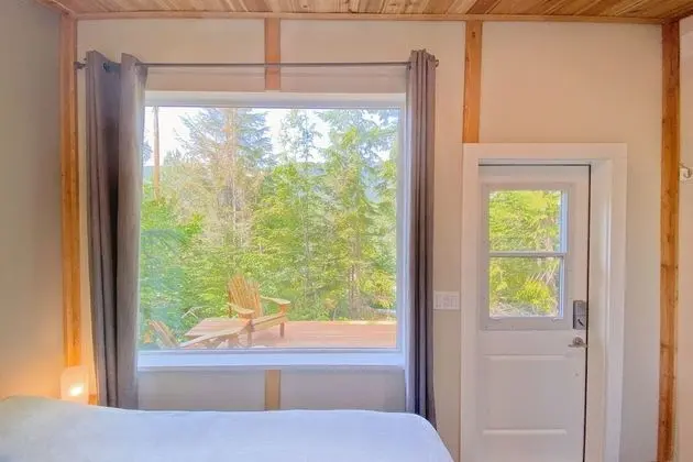 Panoramic Cabin, 1 Bedroom, Central Hot Tub, Near Lake, Shared Bathroom (Towels Optional)