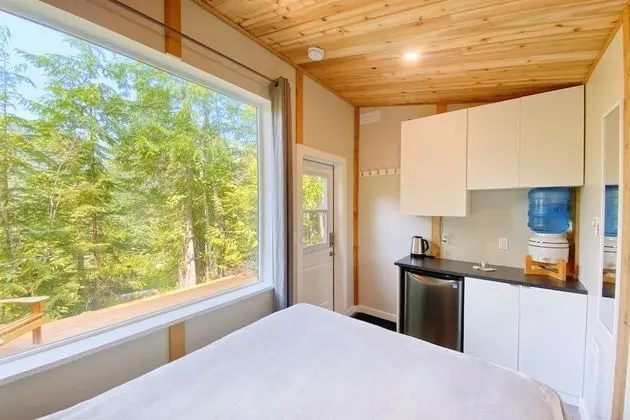 Panoramic Cabin, 1 Bedroom, Central Hot Tub, Near Lake, Shared Bathroom (Towels Optional)
