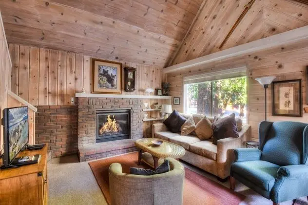 Ev, Birden Çok Yatak (Woodland Chalet)
