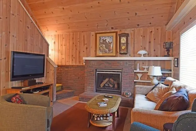 Ev, Birden Çok Yatak (Woodland Chalet)