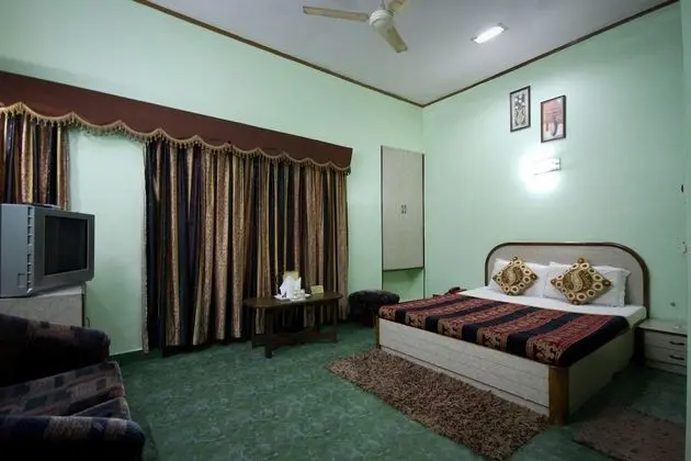 Deluxe Oda, 1 Büyük (Queen) Boy Yatak