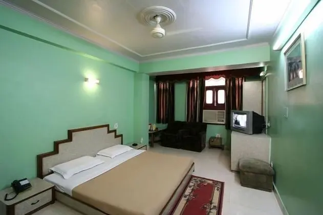 Deluxe Oda, 1 Büyük (Queen) Boy Yatak