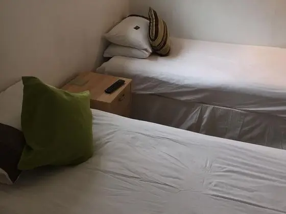 Tek Büyük veya İki Ayrı Yataklı Oda, Banyolu/Duşlu