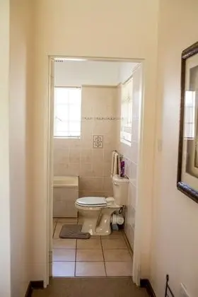 Standard Kır Evi, 2 Yatak Odası, Sigara İçilmez, Nehir Manzaralı (Woodlands)