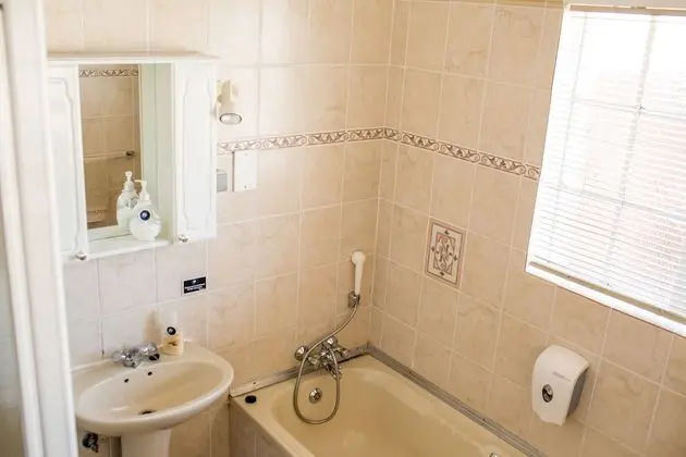 Standard Kır Evi, 2 Yatak Odası, Sigara İçilmez, Nehir Manzaralı (Woodlands)