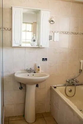 Standard Kır Evi, 2 Yatak Odası, Sigara İçilmez, Nehir Manzaralı (Woodlands)