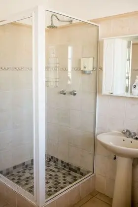 Standard Kır Evi, 2 Yatak Odası, Sigara İçilmez, Nehir Manzaralı (Woodlands)