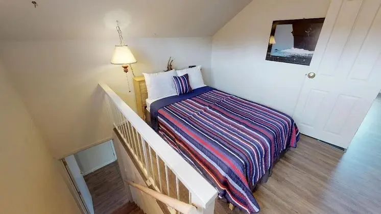 Ev, Birden Çok Yatak (Woodley Beach House)
