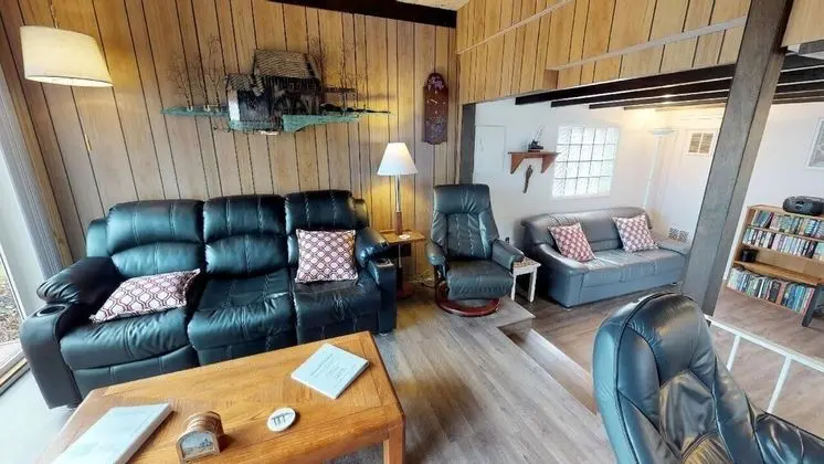 Ev, Birden Çok Yatak (Woodley Beach House)