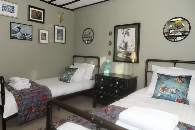 Classic Tek Büyük veya İki Ayrı Yataklı Oda, 2 Tek Kişilik Yatak, Sigara İçilmez, Bahçe Manzaralı