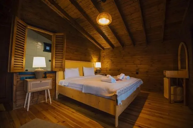 Jakuzili Suite Bungalov, Göl Manzaralı, Isıtmalı Özel Havuzlu