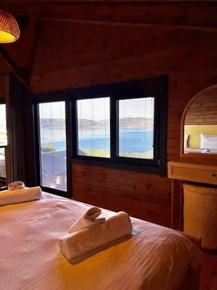 Jakuzili Suite Bungalov, Göl Manzaralı, Isıtmalı Özel Havuzlu