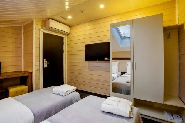 Standard Tek Büyük veya İki Ayrı Yataklı Oda