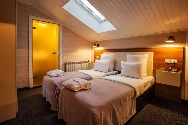 Standard Tek Büyük veya İki Ayrı Yataklı Oda