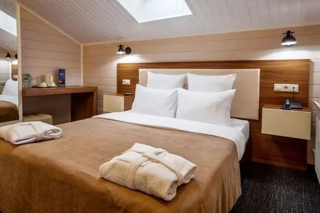 Standard Tek Büyük Yataklı Oda