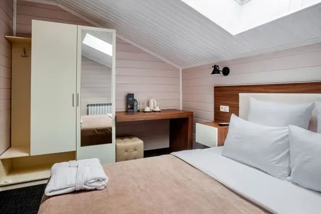 Standard Tek Büyük Yataklı Oda