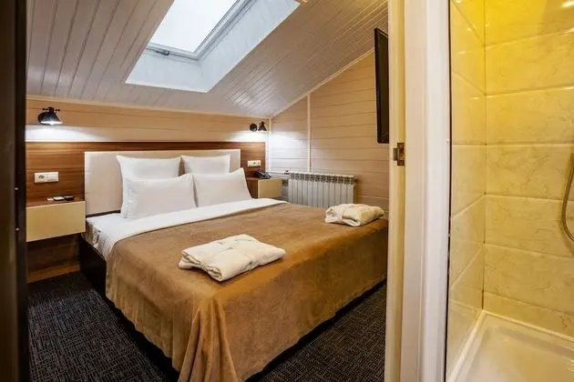 Standard Tek Büyük Yataklı Oda