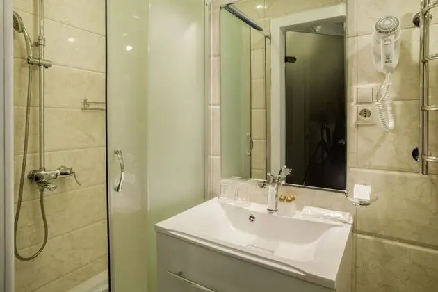 Standard Tek Büyük Yataklı Oda