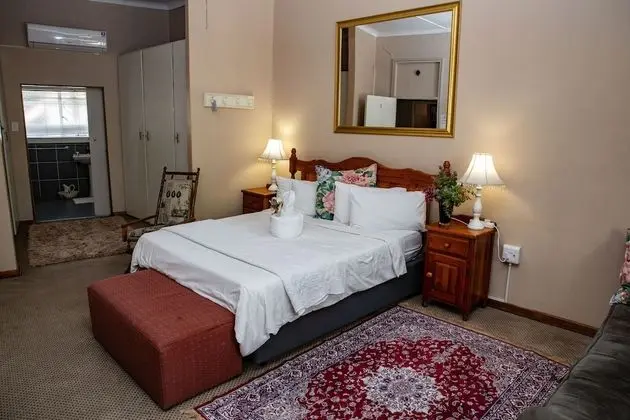 Luxury Tek Büyük Yataklı Oda (Downstairs)