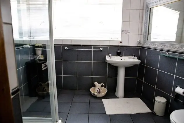 Luxury Tek Büyük Yataklı Oda (Downstairs)