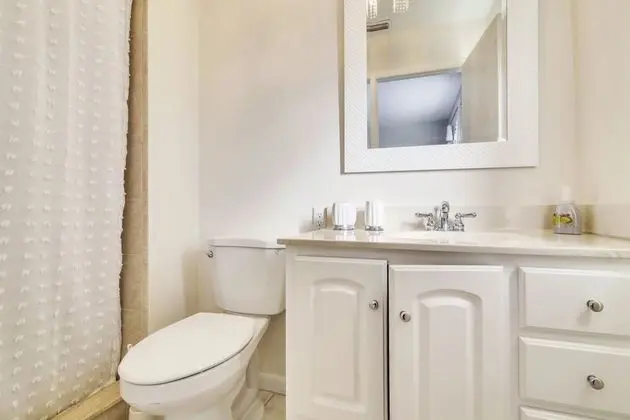 Ev (Woodridge - Private & Sanitized, Perf)