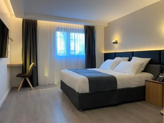 Superior Tek Büyük veya İki Ayrı Yataklı Oda