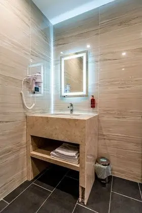 Superior Tek Büyük veya İki Ayrı Yataklı Oda