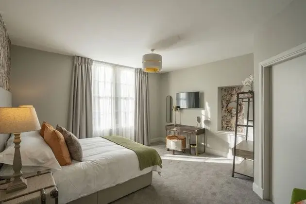 Standard King Room