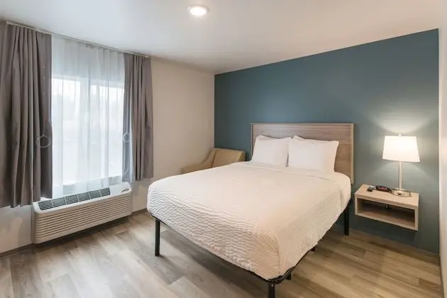 Oda, 1 Büyük (Queen) Boy Yatak, Engellilere Uygun, Sigara İçilmez (Roll-In Shower)