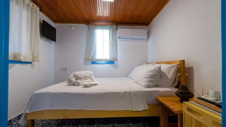 Çift Kişilik, Bahçe Manzaralı