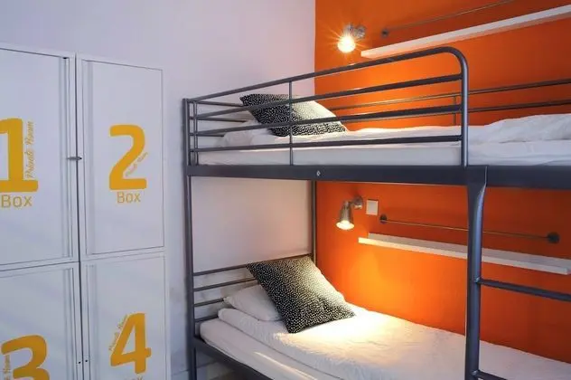 1 Bed in Shared Mixed Dormitory for 4 People
