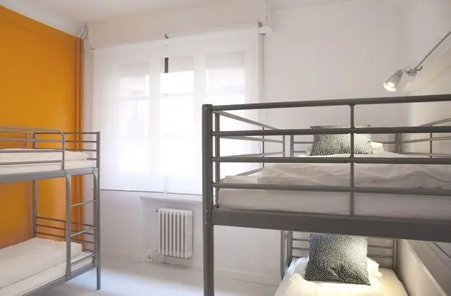 1 Bed in Shared Mixed Dormitory for 4 People